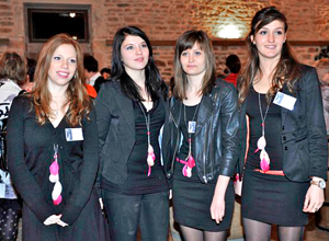 Lucie Saumaize, Émeline Racca, Pauline Bouyeux et Déborah Digy, les organisatrices de la soirée vins et haute couture. © C. JO