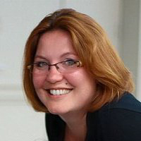 Louise Massaux, juriste de formation, professeur de marketing et de communication digitale à l’université du vin de Suze-la-Rousse (Drôme).